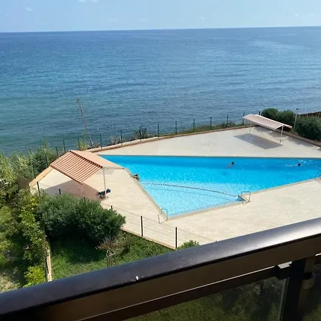 Equipe, Piscine Privee, Acces